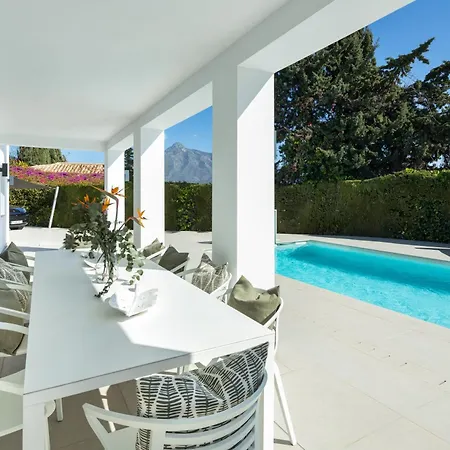 Вилла Angelique, 5 Bdr With Heated Private Pool In Puerto Banus