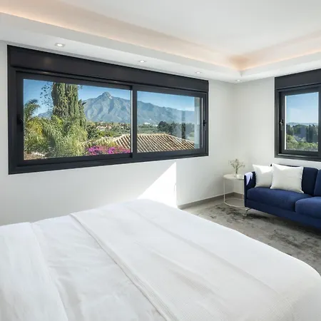 别墅 Angelique, 5 Bdr With Heated Private Pool In Puerto Banus 马尔韦利亚