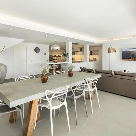 Angelique, 5 Bdr With Heated Private Pool In Puerto Banus *