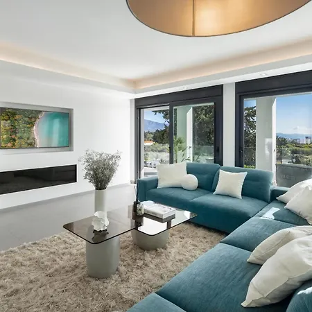 Angelique, 5 Bdr With Heated Private Pool In Puerto Banus 马尔韦利亚