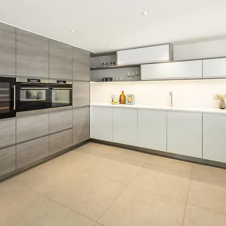 Angelique, 5 Bdr With Heated Private Pool In Puerto Banus *