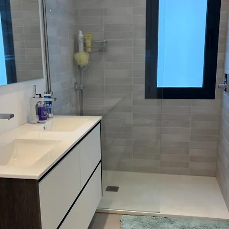 Angelique, 5 Bdr With Heated Private Pool In Puerto Banus 빌라