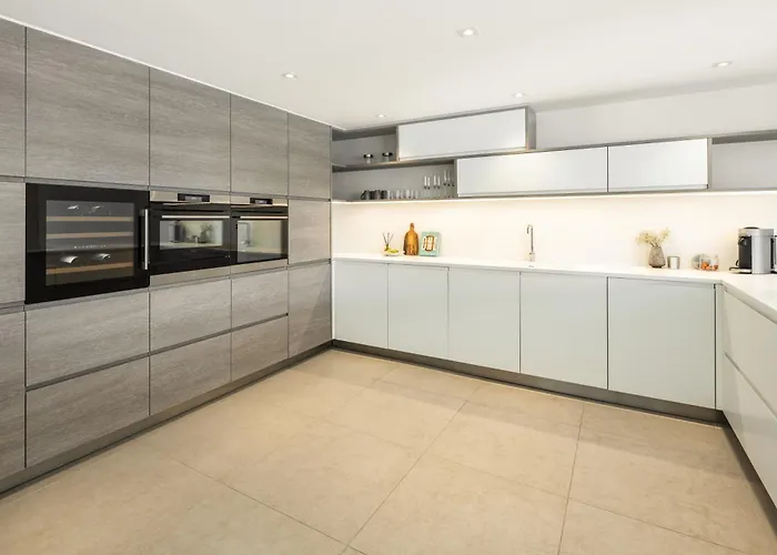 Angelique, 5 Bdr With Heated Private Pool In Puerto Banus