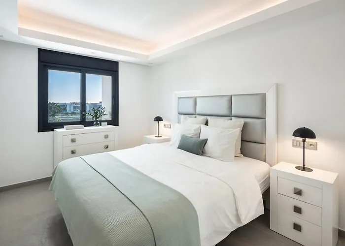 Angelique, 5 Bdr With Heated Private Pool In Puerto Banus *