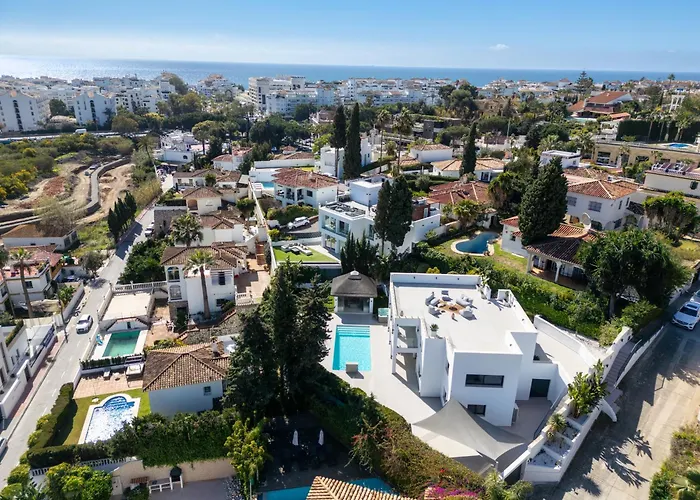 Villa Angelique, 5 Bdr With Heated Private Pool In Puerto Banus