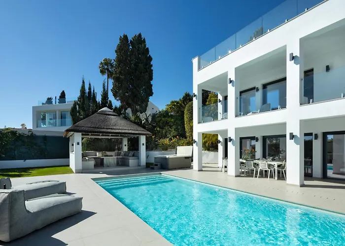 Angelique, 5 Bdr With Heated Private Pool In Puerto Banus Villa Marbella
