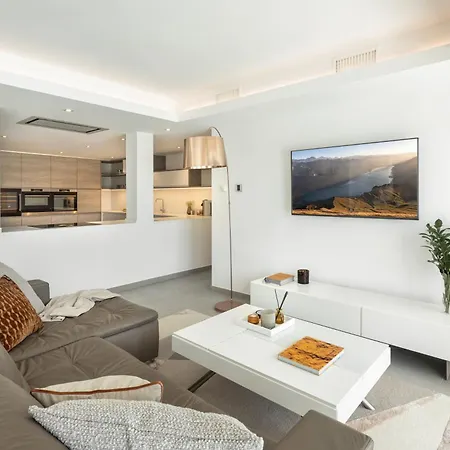 Villa Angelique, 5 Bdr With Heated Private Pool In Puerto Banus *