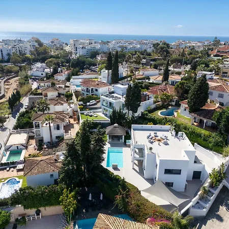 Villa Angelique, 5 Bdr With Heated Private Pool In Puerto Banus